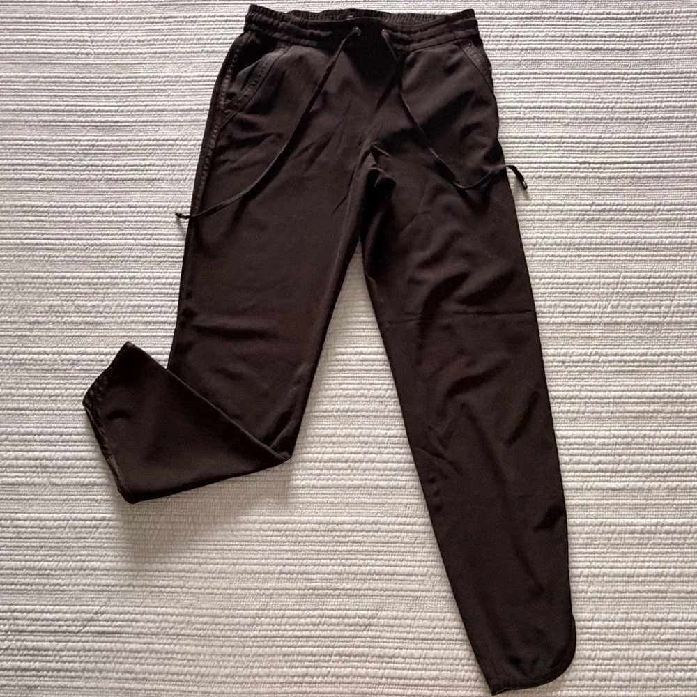 White House Black‎ Market The Jogger Women's Black Tulip Hem Pants Size 00
